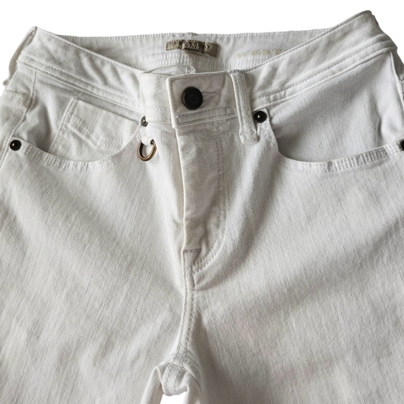 Burberry Brit Skinny leg Mid-rise Zip Closure five pockets white jeans. Size 28. - Picture 5 of 8